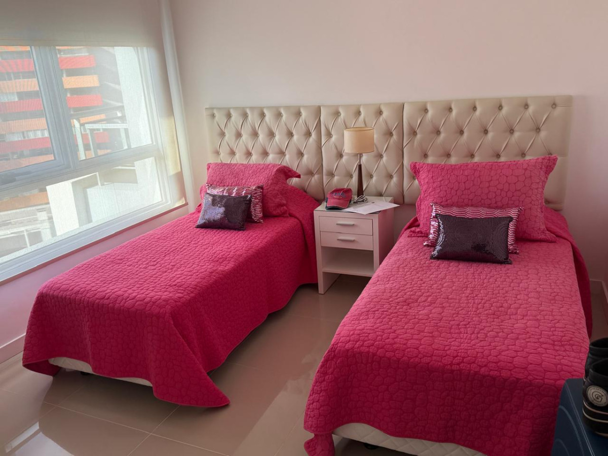 Apartamento ID.21098734 - Avenida Chiverta - 3 dormitorios | Piso alto | Vista | Todos los servicios.