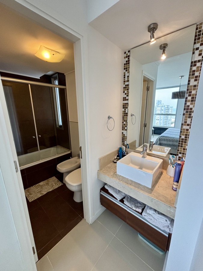 Apartamento ID.21098733 - Apartamento amplio de categoría con vista a Playa Mansa y Playa Brava