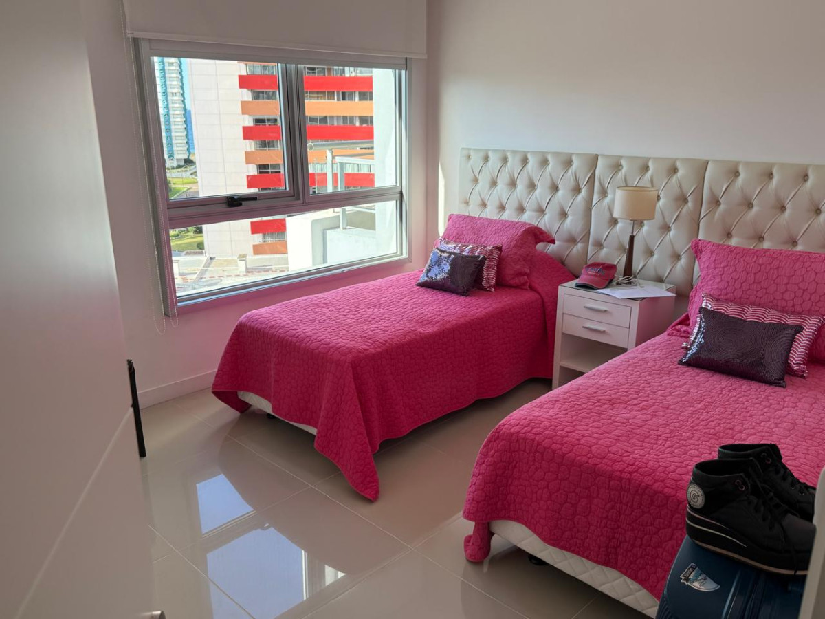 Apartamento ID.21098734 - Avenida Chiverta - 3 dormitorios | Piso alto | Vista | Todos los servicios.