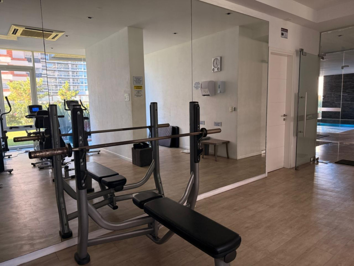 Apartamento ID.21098734 - Avenida Chiverta - 3 dormitorios | Piso alto | Vista | Todos los servicios.