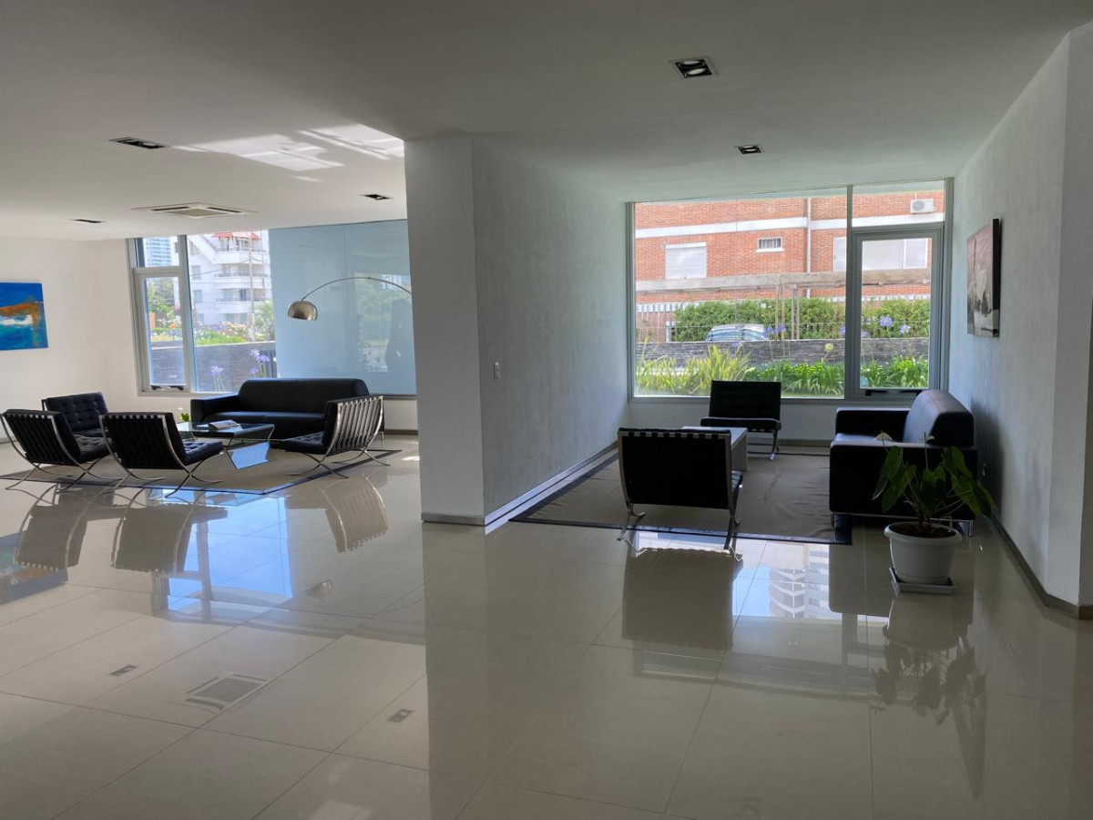 Apartamento ID.21098734 - Avenida Chiverta - 3 dormitorios | Piso alto | Vista | Todos los servicios.