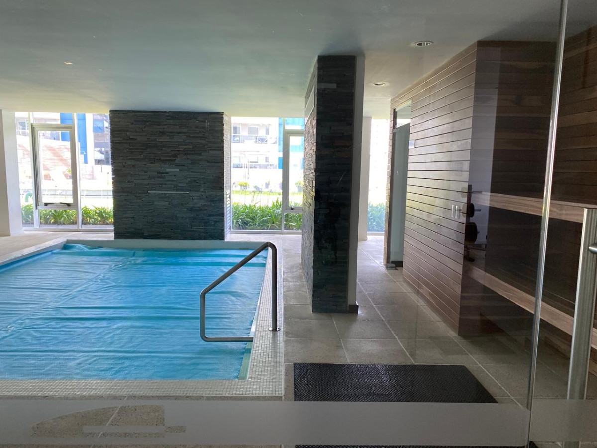 Apartamento ID.21098733 - Apartamento amplio de categoría con vista a Playa Mansa y Playa Brava
