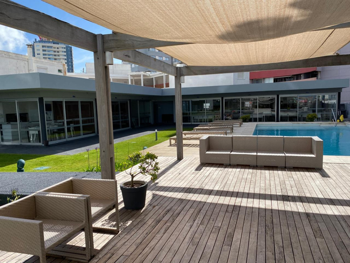 Apartamento ID.21098733 - Apartamento amplio de categoría con vista a Playa Mansa y Playa Brava