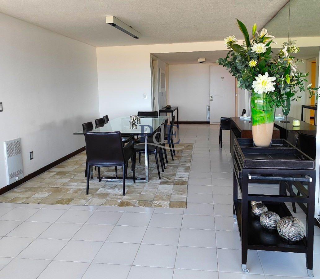 Apartamento con Vista a Playa Brava - Imagen 2