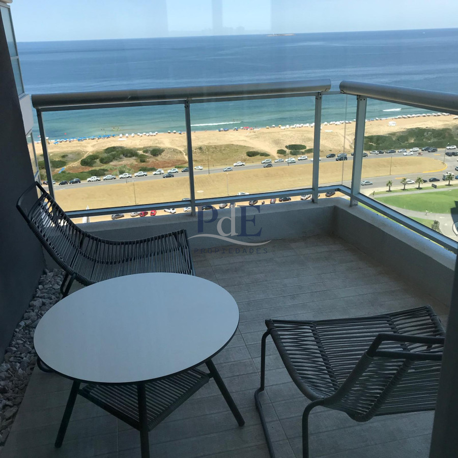 Apartamento en Venta | Playa Brava, Punta del Este.