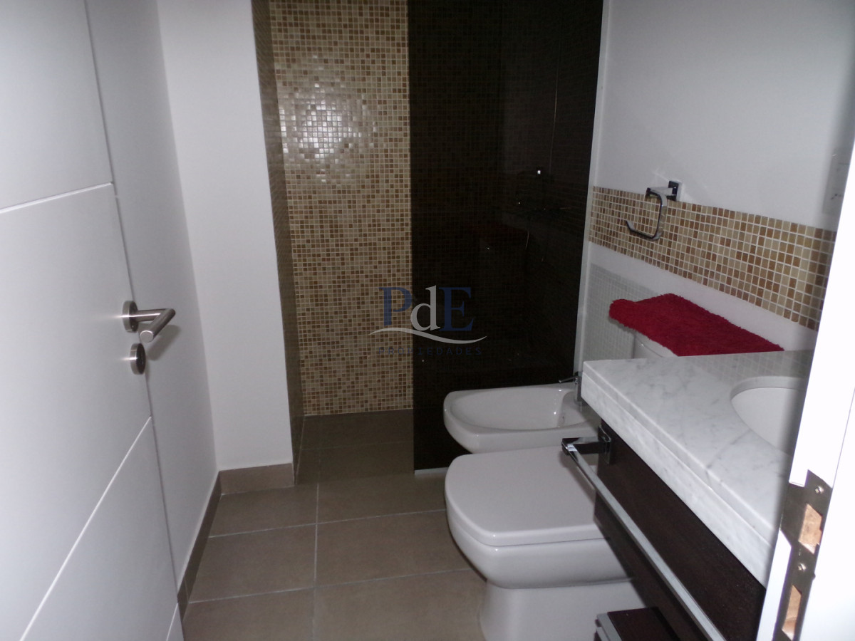 Tu refugio ideal a pasos del mar en Punta del Este! - Imagen 10