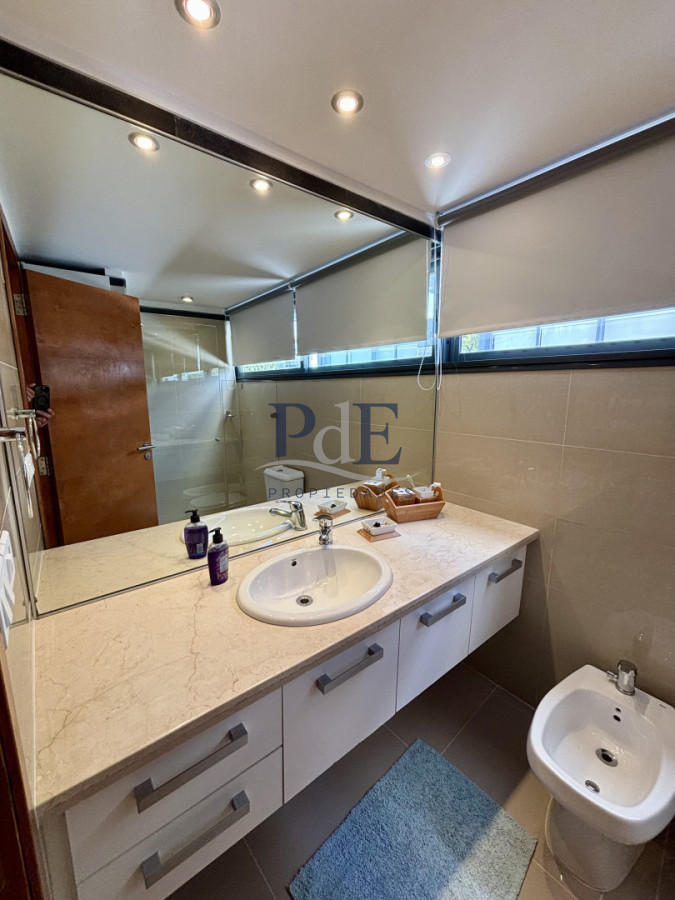 Dúplex tipo casa frente al mar | 3 suites + dependencia | Barbacoa cerrada privada - Imagen 20