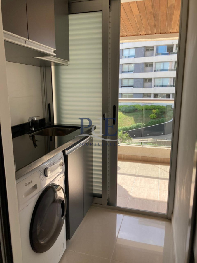 Apartamento en alquiler temporario en Icon Brava - Imagen 3