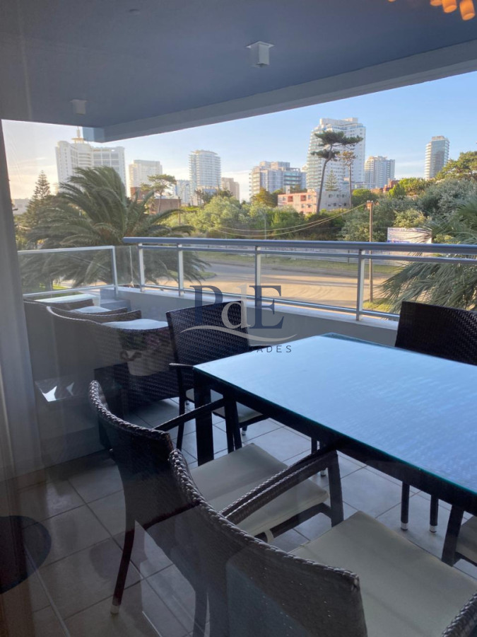 Apartamento sobre Avda. Chiverta en alquiler