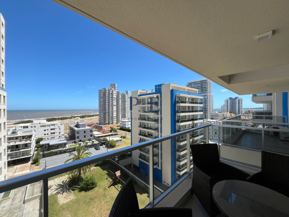 Apartamento a dos cuadras de Playa Brava