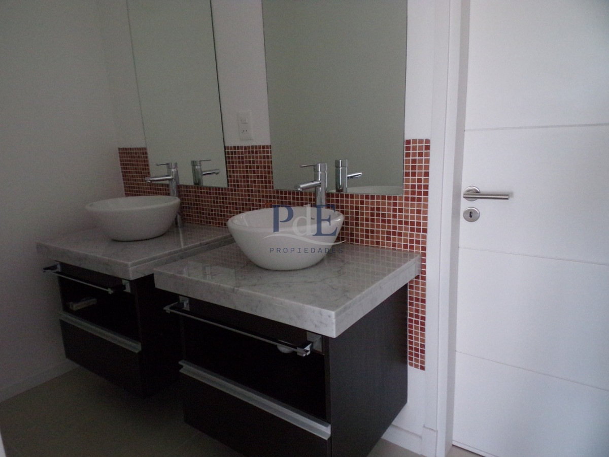 Tu refugio ideal a pasos del mar en Punta del Este! - Imagen 7