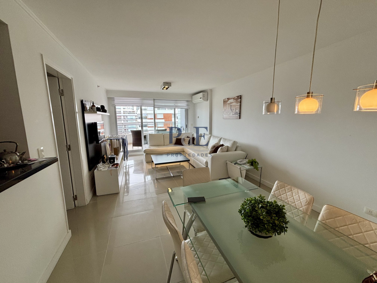 Apartamento amplio de categoría con vista a Playa Mansa y Playa Brava - Imagen 8