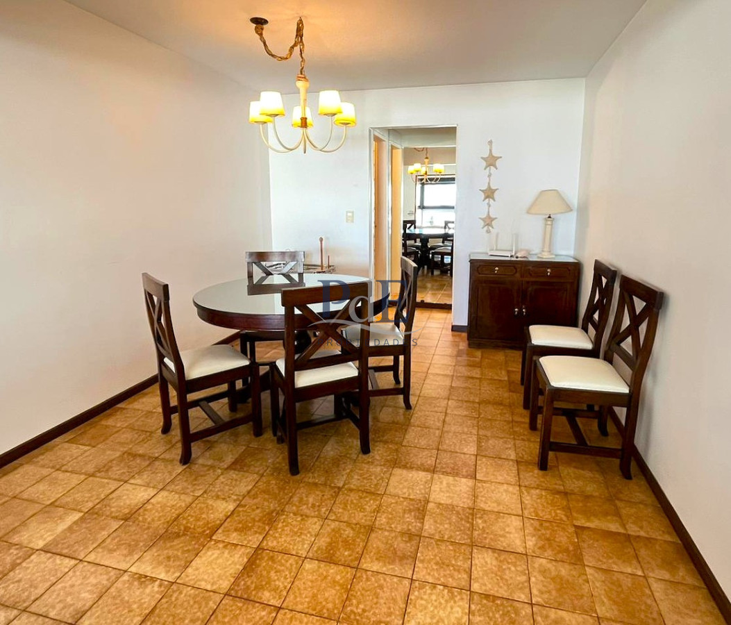 Parada 1 de Playa Brava, frente a Los Dedos | 2 dorm y 2 baños | Venta - Imagen 2