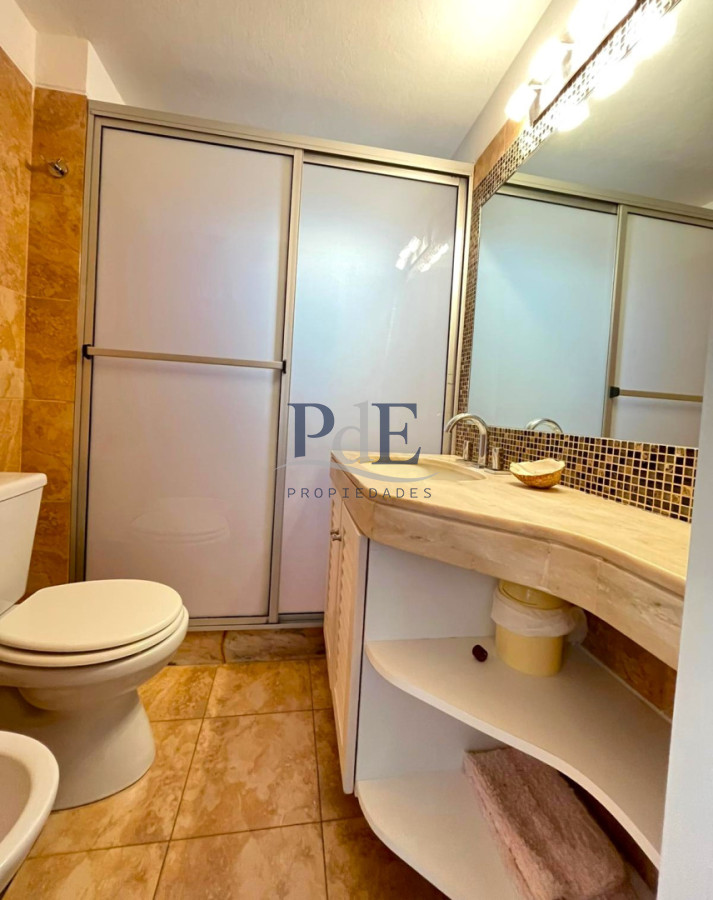 Parada 1 de Playa Brava, frente a Los Dedos | 2 dorm y 2 baños | Venta - Imagen 9