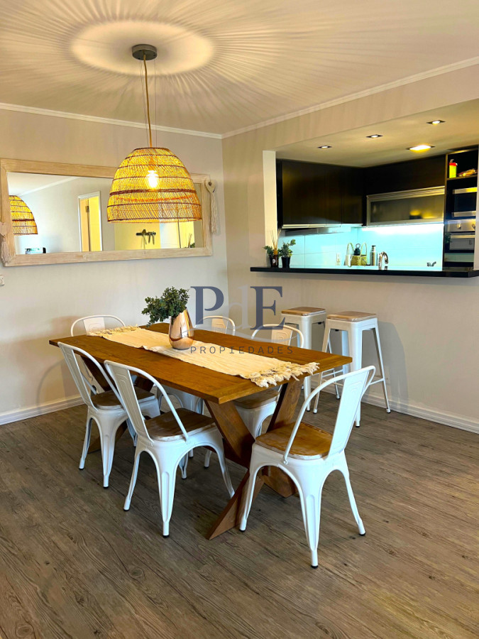 Excelente oportunidad sobre Avda. Chiverta