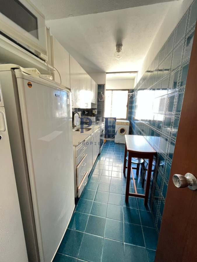 Parada 1 de Playa Brava, frente a Los Dedos | 2 dorm y 2 baños | Venta - Imagen 3