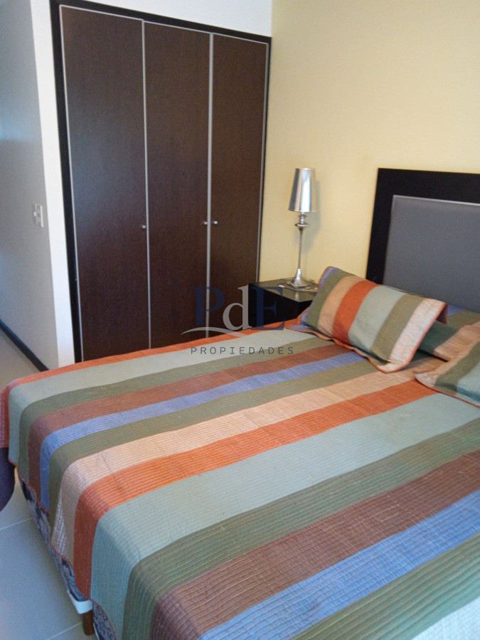 Apartamento pasante en venta en Playa Mansa - Imagen 4