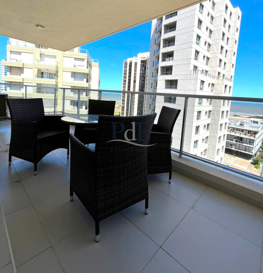 Apartamento a dos cuadras de Playa Brava - Imagen 1