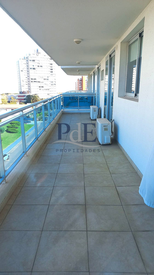 Apartamento sobre Avenida Chiverta 2 dormitorios y 2 baños. Punta del Este - Imagen 8