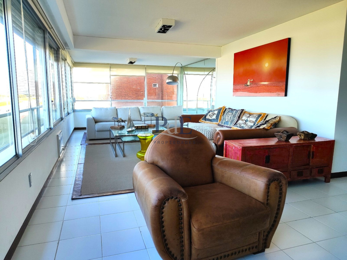 Apartamento con Vista a Playa Brava - Imagen 7