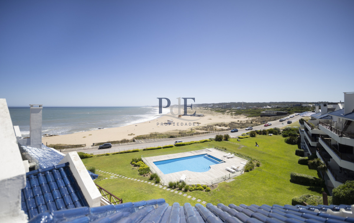 Venta Penthouse frente al mar 4 dorm | Bikini Beach, Manantiales