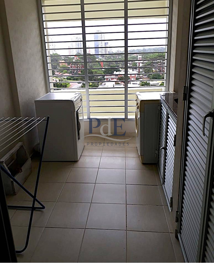 Amplio apartamento en alquiler temporario - Imagen 4