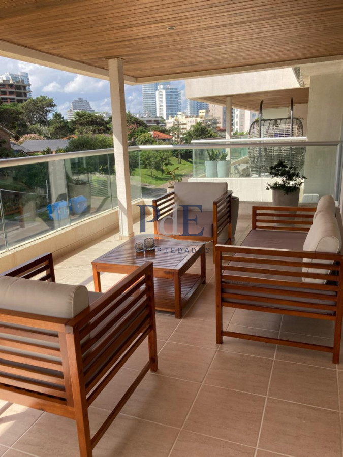 Apartamento en alquiler temporario en Icon Brava