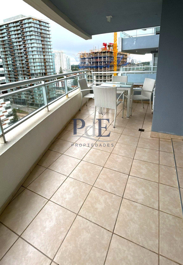 Apartamento en venta sobre Av. Chiverta | Punta del Este - Imagen 1