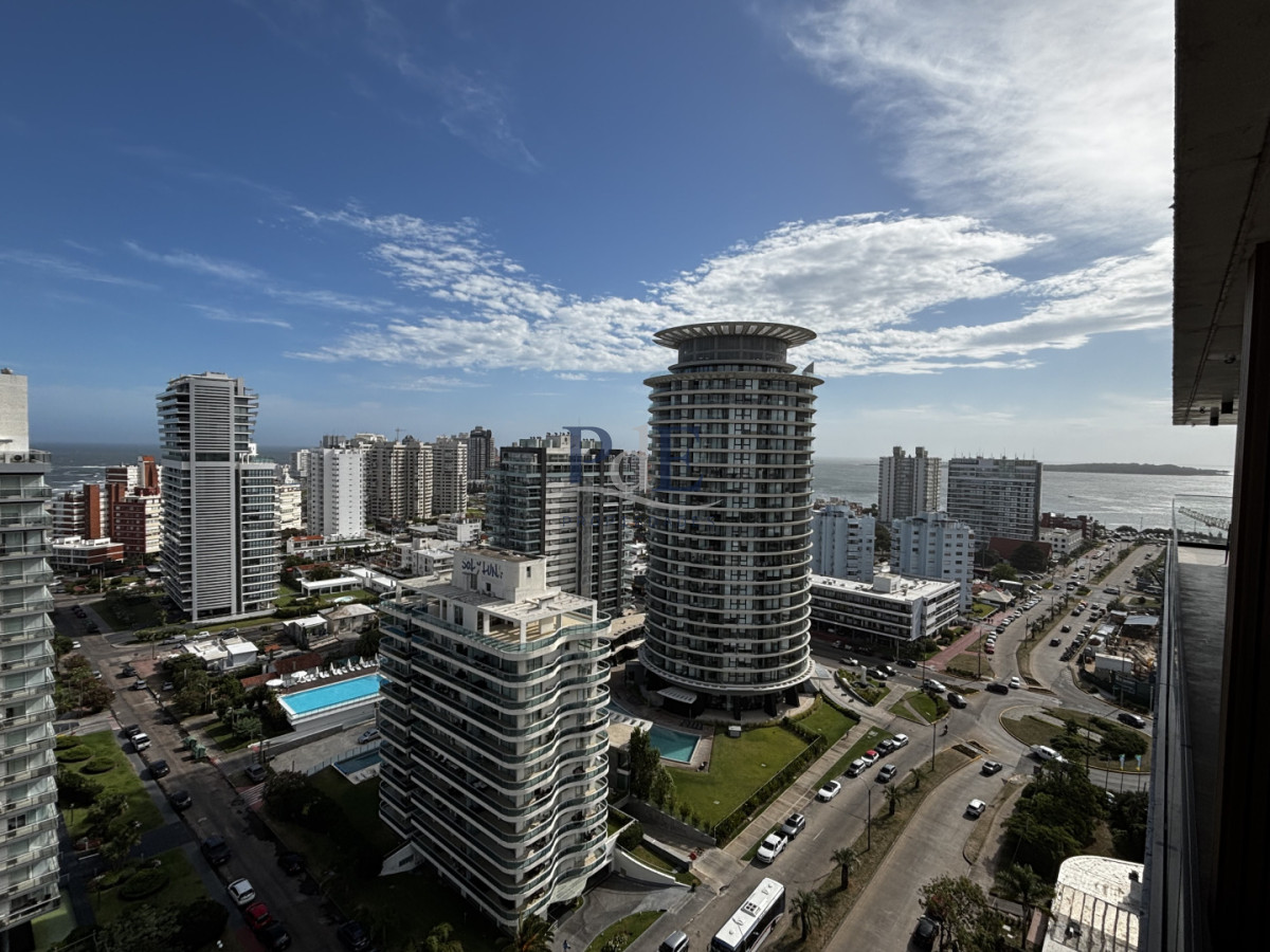 TORRES DEL ESTE | Vista a la Playa 2 dorm 2 baños desarrollo de lujo en Av. Chiverta, Punta del Este - Imagen 1