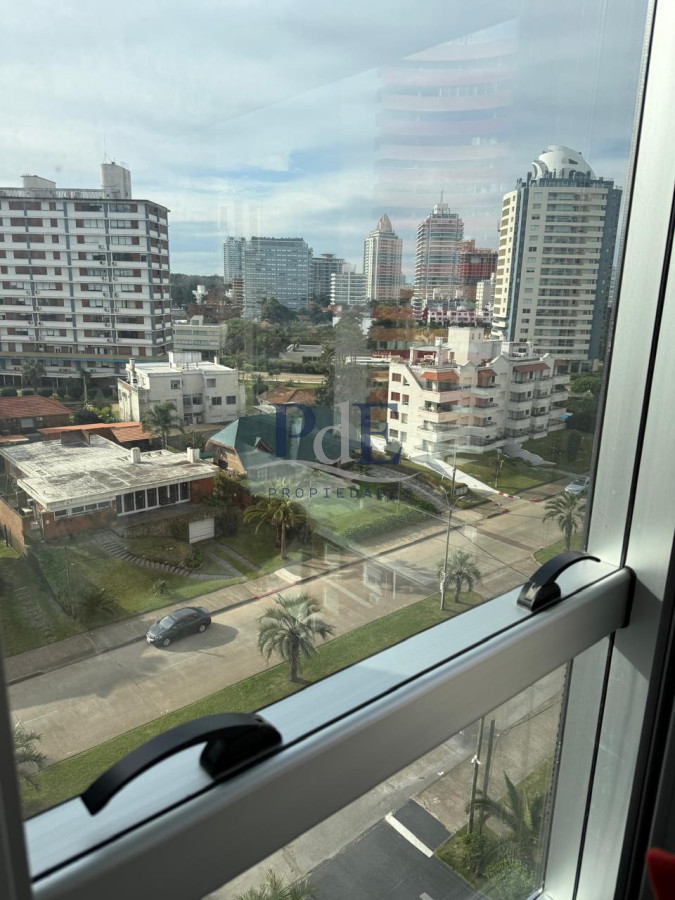 Avenida Chiverta - 3 dormitorios | Piso alto | Vista | Todos los servicios. - Imagen 39