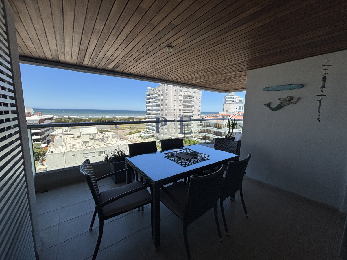 Apartamento en Venta a 50 metros de Playa Brava - Imagen 1