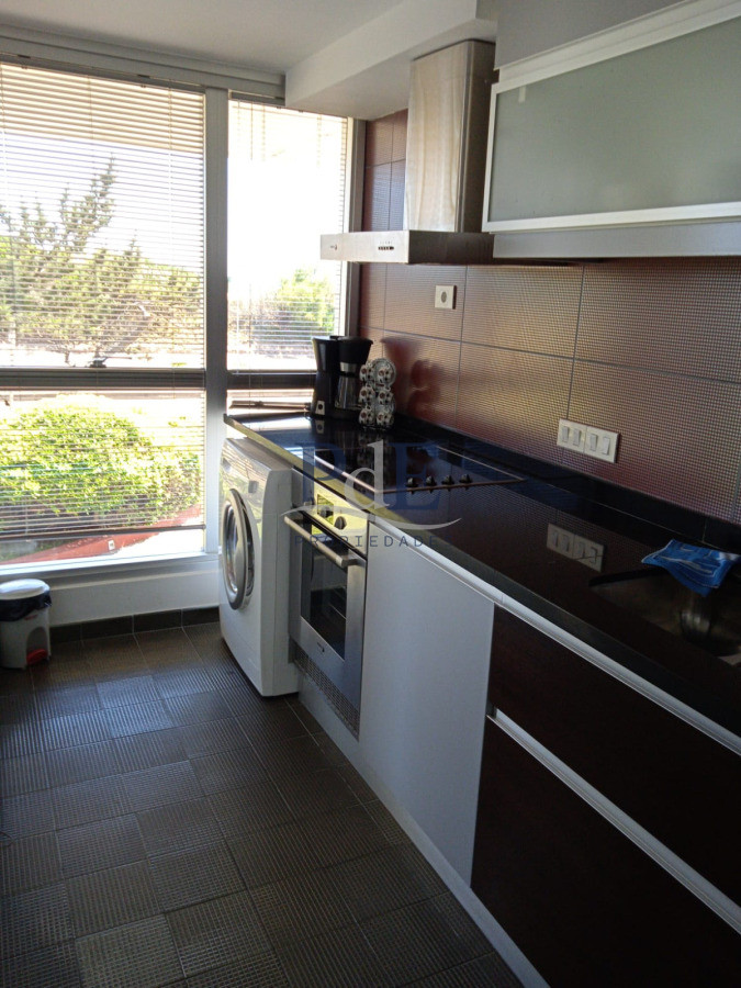 Apartamento pasante en venta en Playa Mansa - Imagen 20