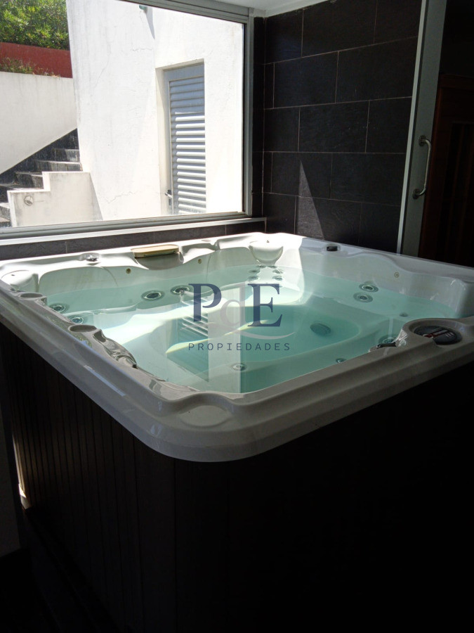 Apartamento pasante en venta en Playa Mansa - Imagen 27