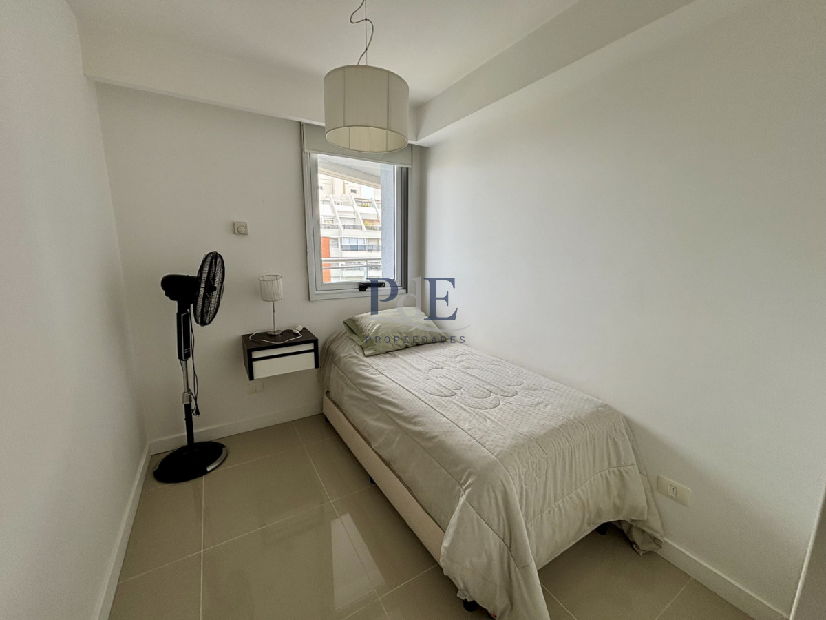 Apartamento amplio de categoría con vista a Playa Mansa y Playa Brava - Imagen 6