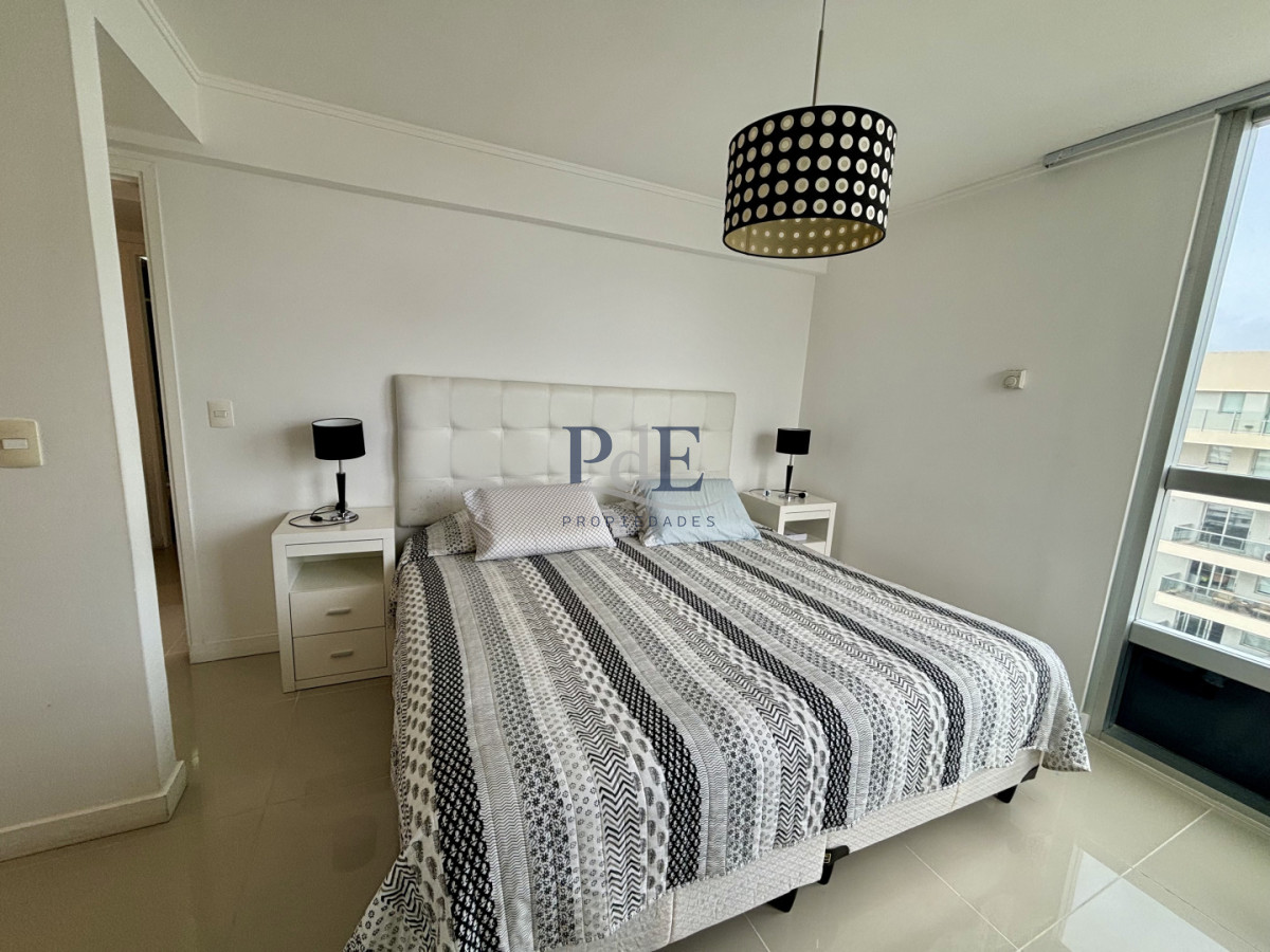 Apartamento amplio de categoría con vista a Playa Mansa y Playa Brava - Imagen 13