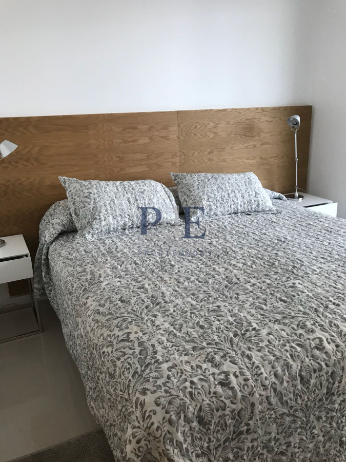 Playa Brava, apartamento 2 dormitorios con 2 baños con servicios  - Imagen 12