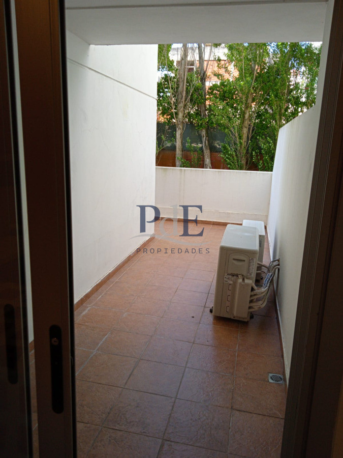 Apartamento pasante en venta en Playa Mansa - Imagen 11