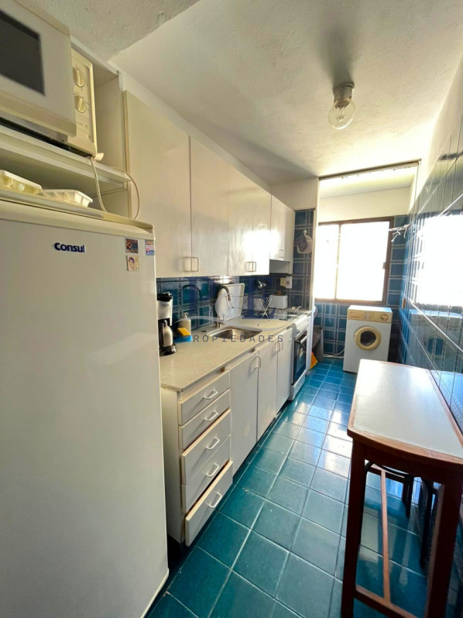 Parada 1 de Playa Brava, frente a Los Dedos | 2 dorm y 2 baños | Venta - Imagen 4