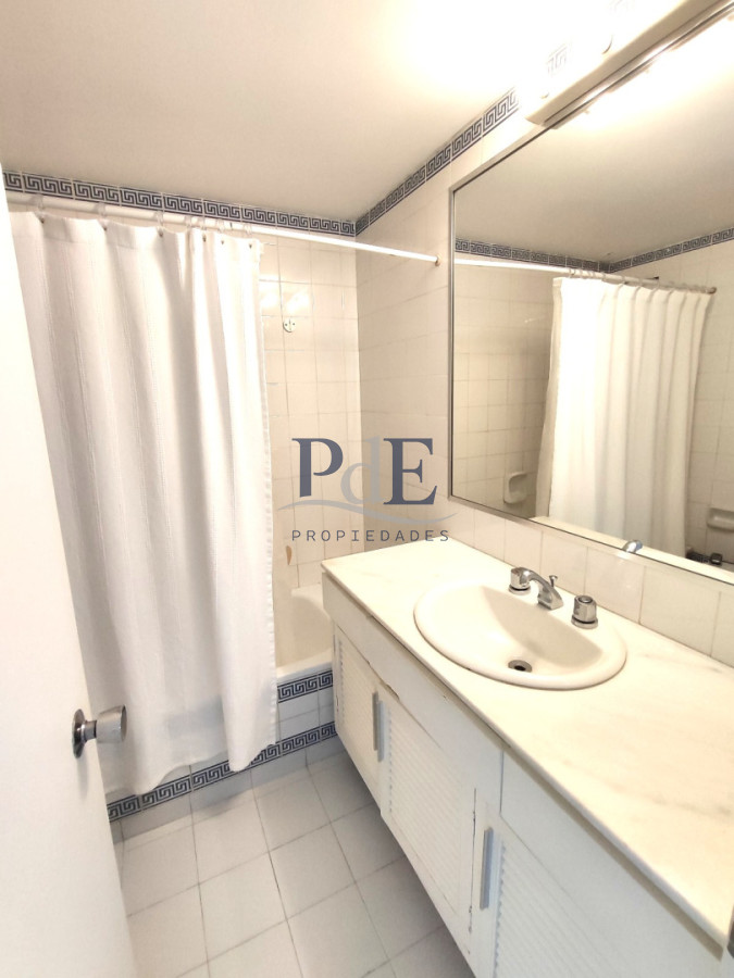 Apartamento con Vista a Playa Brava - Imagen 12