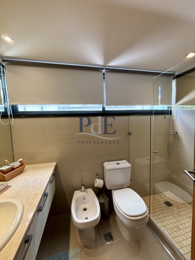 Dúplex tipo casa frente al mar | 3 suites + dependencia | Barbacoa cerrada privada - Imagen 21