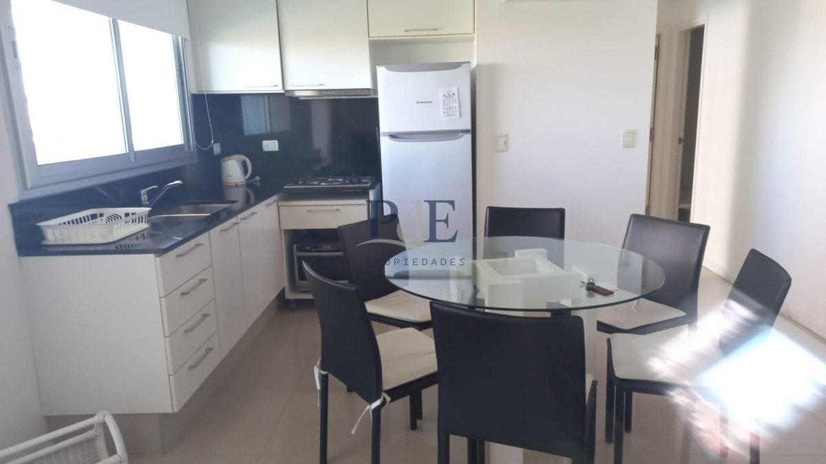 Apartamento sobre Avenida Chiverta 2 dormitorios y 2 baños. Punta del Este - Imagen 13