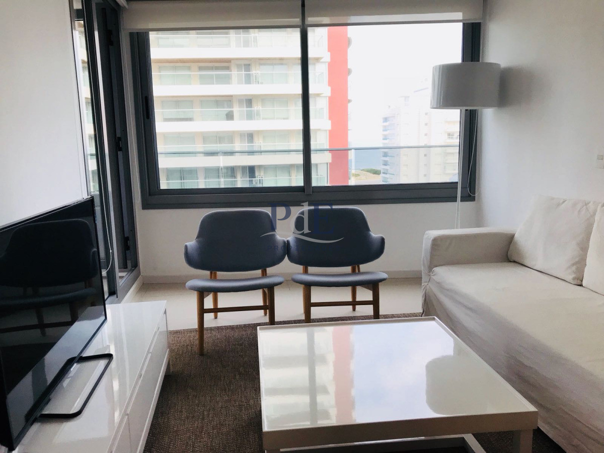 Playa Brava, apartamento 2 dormitorios con 2 baños con servicios  - Imagen 8