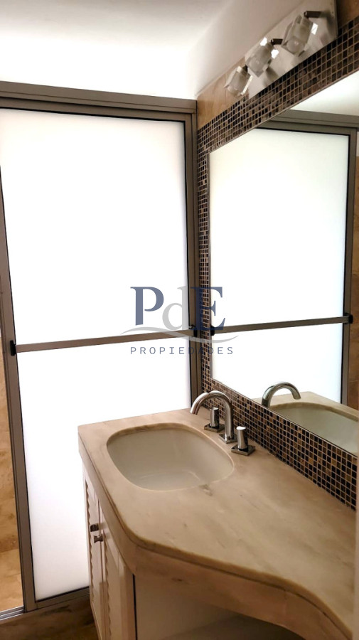 Apartamento en Edificio Parquemar - Imagen 9