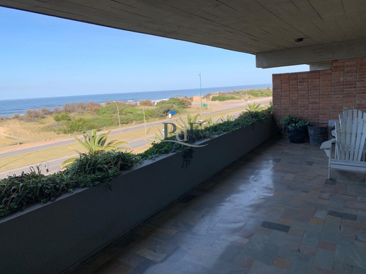 Exclusivo apartamento en venta en Pda 12 de Playa Brava - Imagen 1