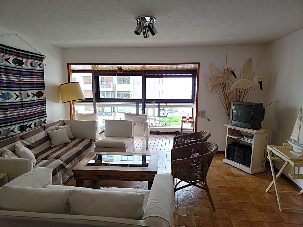 Apartamento en Edificio Parquemar - Imagen 4