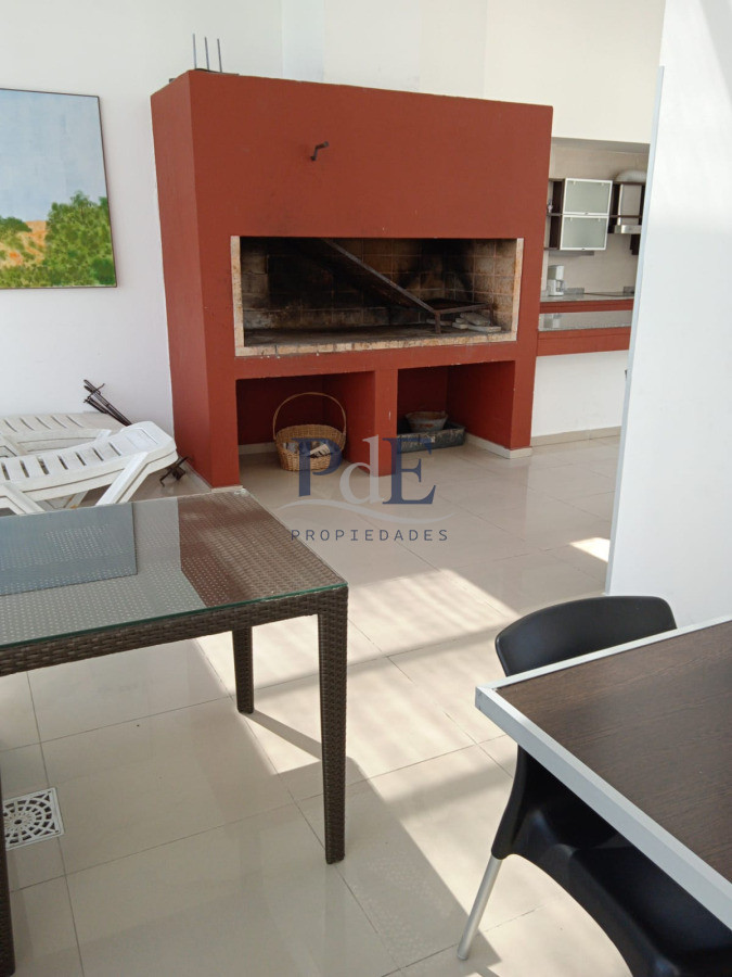 Apartamento pasante en venta en Playa Mansa - Imagen 24