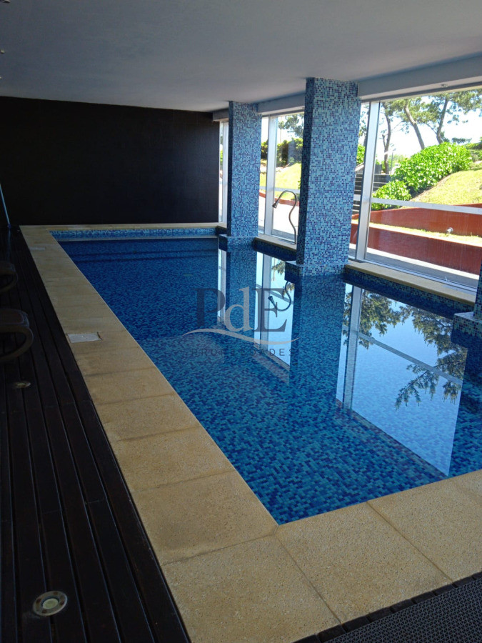 Apartamento pasante en venta en Playa Mansa - Imagen 15