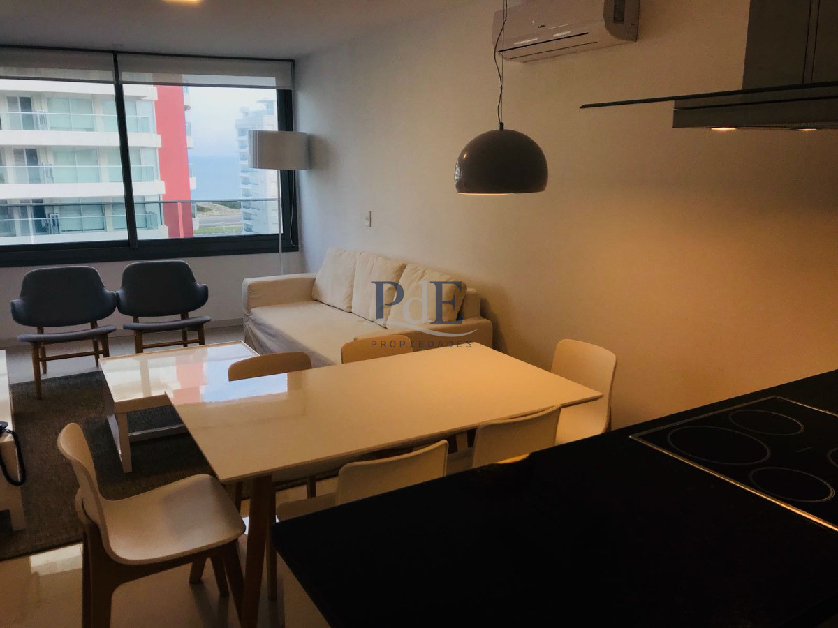 Playa Brava, apartamento 2 dormitorios con 2 baños con servicios  - Imagen 10