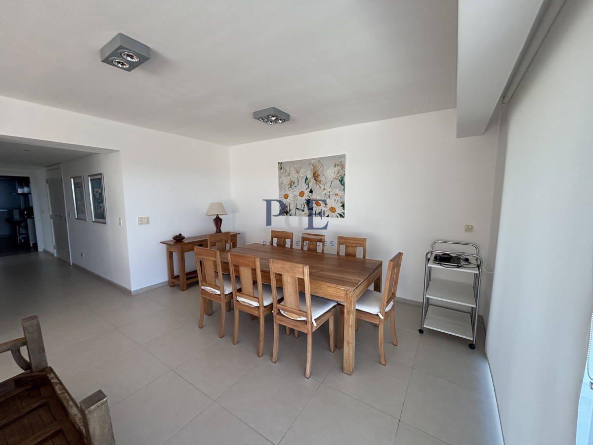 Importante apartamento frente al mar, primera línea. Playa Brava - Imagen 4