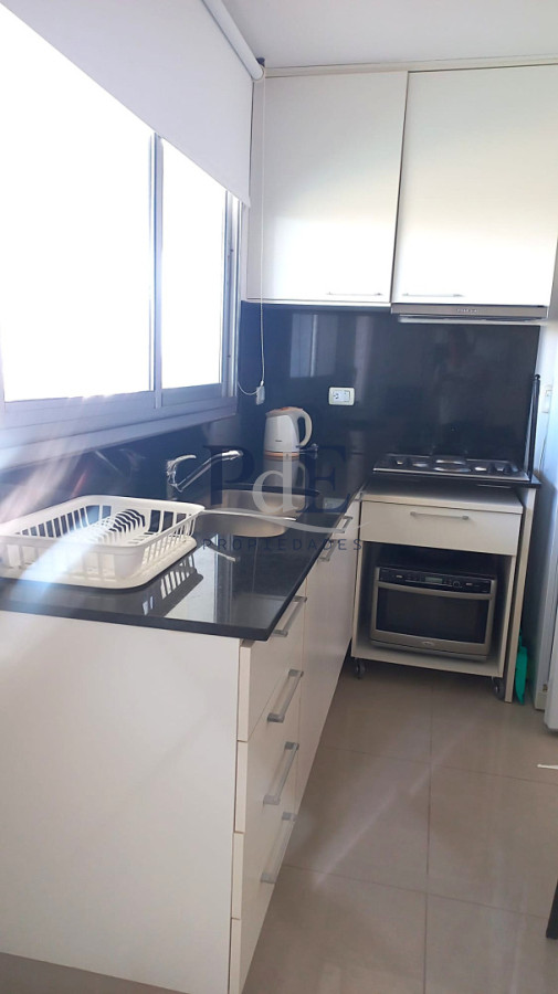 Apartamento sobre Avenida Chiverta 2 dormitorios y 2 baños. Punta del Este - Imagen 15